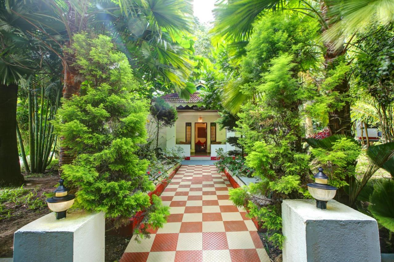 Paddington Resorts y Spa Kushālnagar Exterior foto